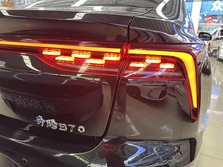 Фото 19 - Bestune B70