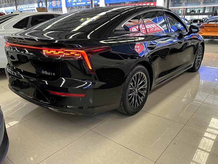 Фото 5 - Bestune B70