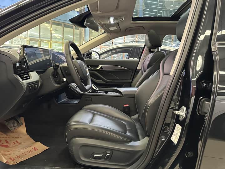 Фото 6 - Bestune B70