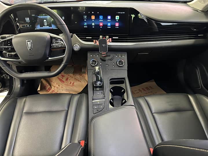 Фото 8 - Bestune B70