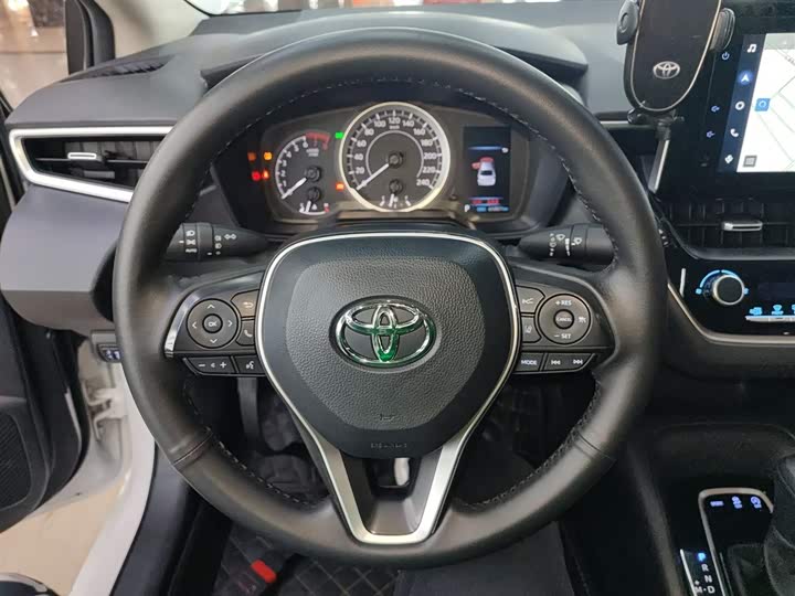 Фото 11 - Toyota Corolla