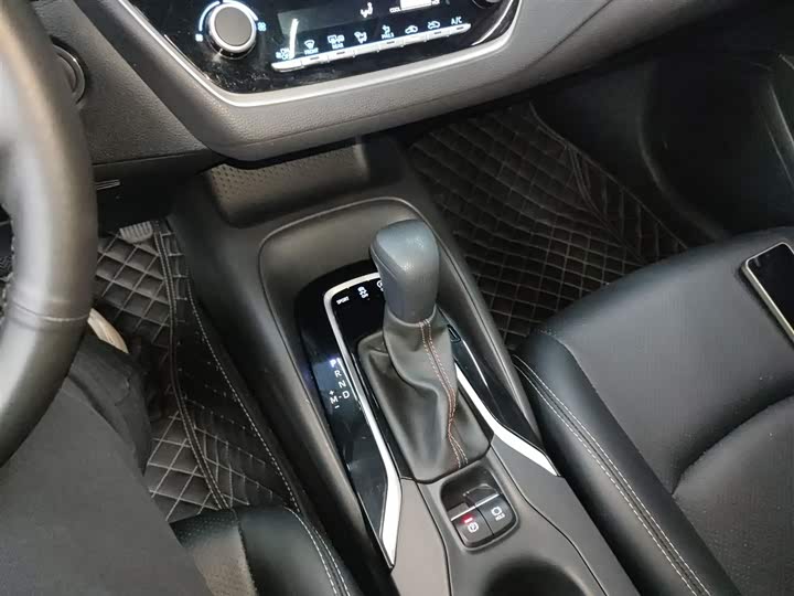 Фото 14 - Toyota Corolla