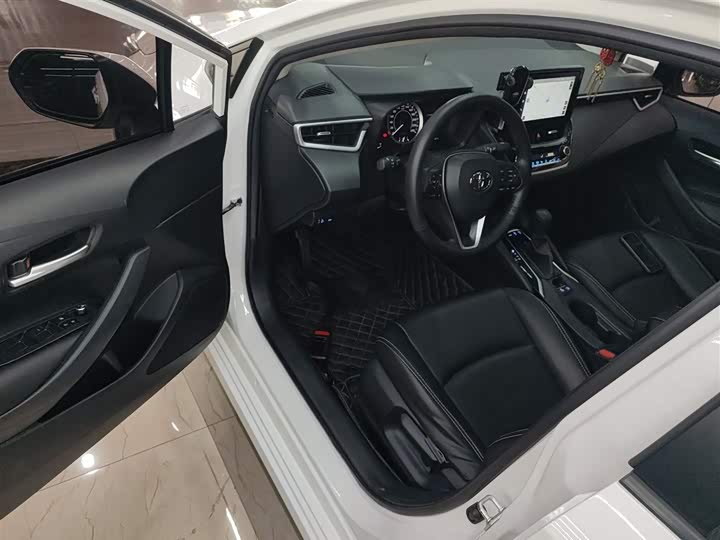 Фото 16 - Toyota Corolla