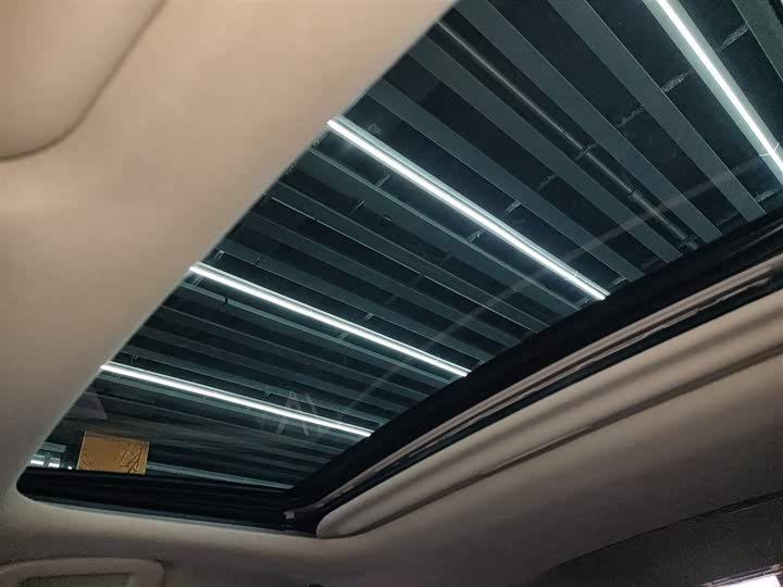 Фото 18 - Toyota Corolla