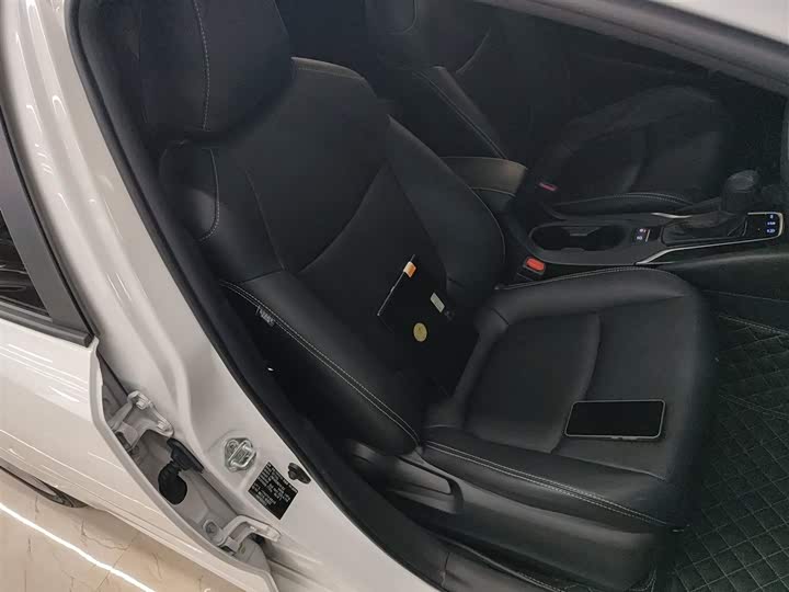 Фото 25 - Toyota Corolla