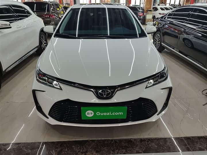 Фото 3 - Toyota Corolla