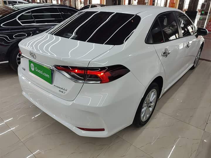 Фото 7 - Toyota Corolla