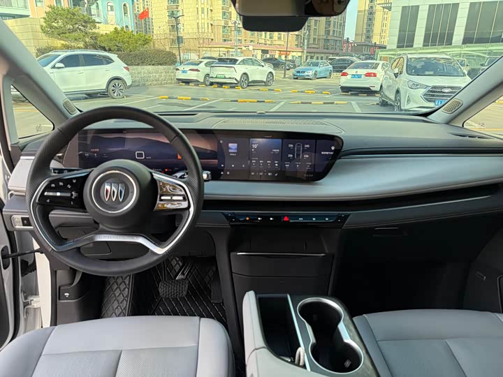 Фото 11 - Buick GL8 ES