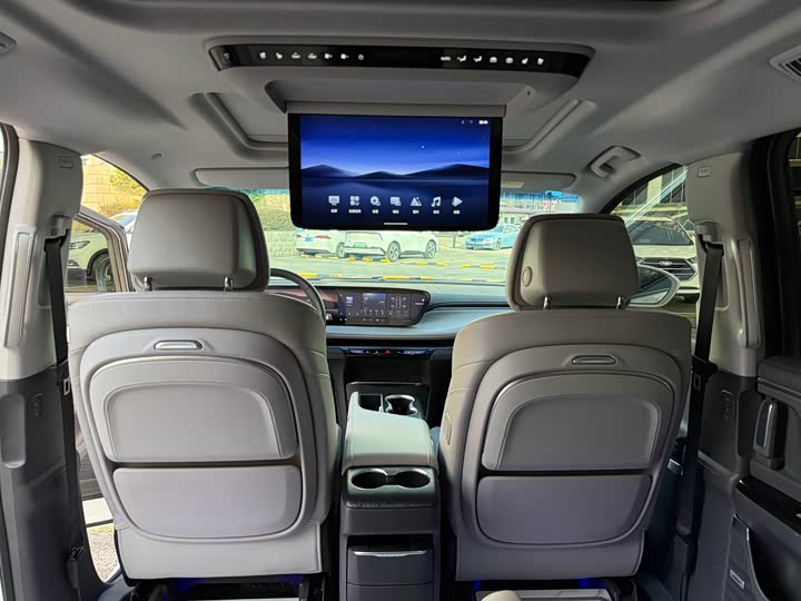 Фото 13 - Buick GL8 ES