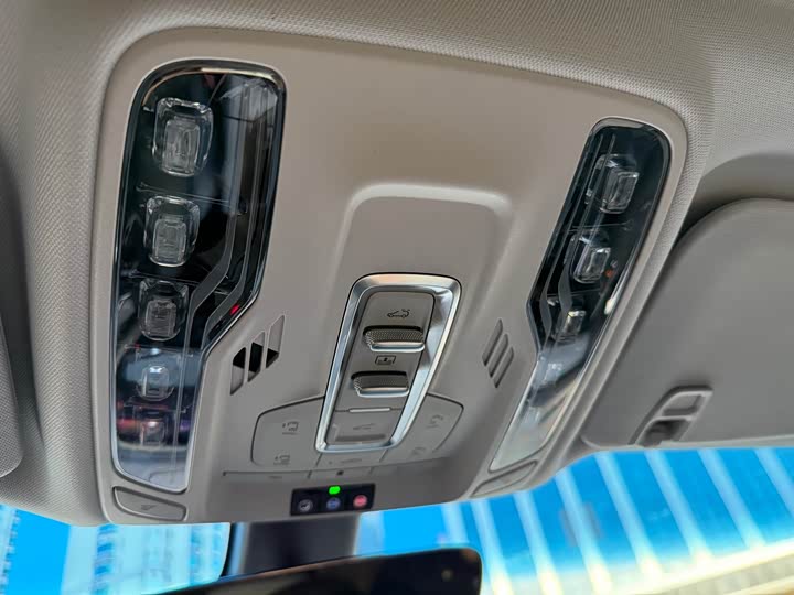 Фото 18 - Buick GL8 ES