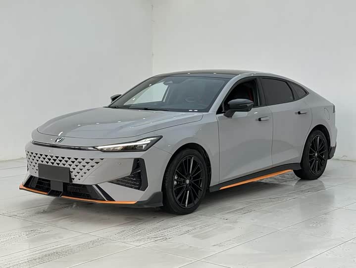 Фото 1 - Changan UNI-V