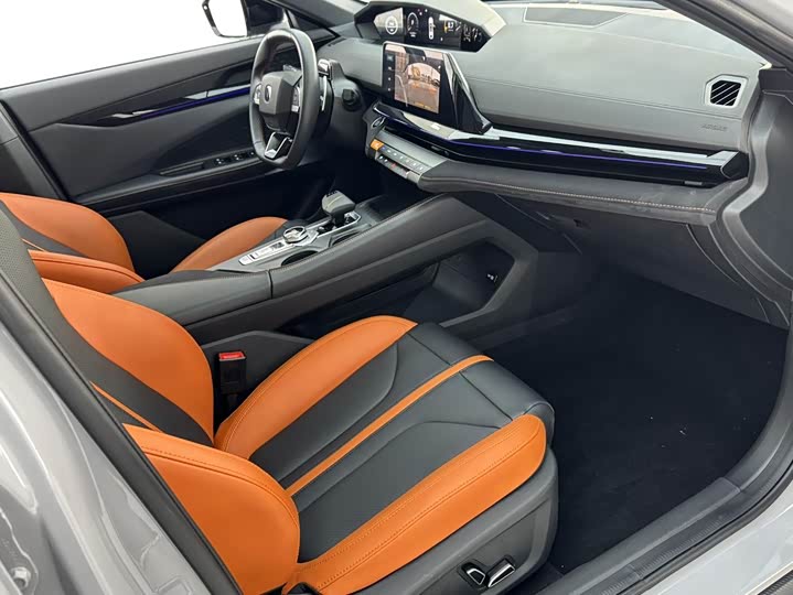 Фото 14 - Changan UNI-V