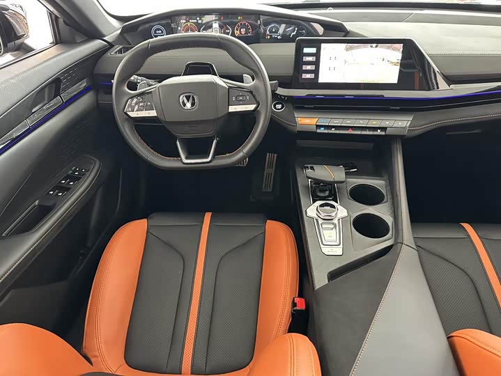 Фото 18 - Changan UNI-V