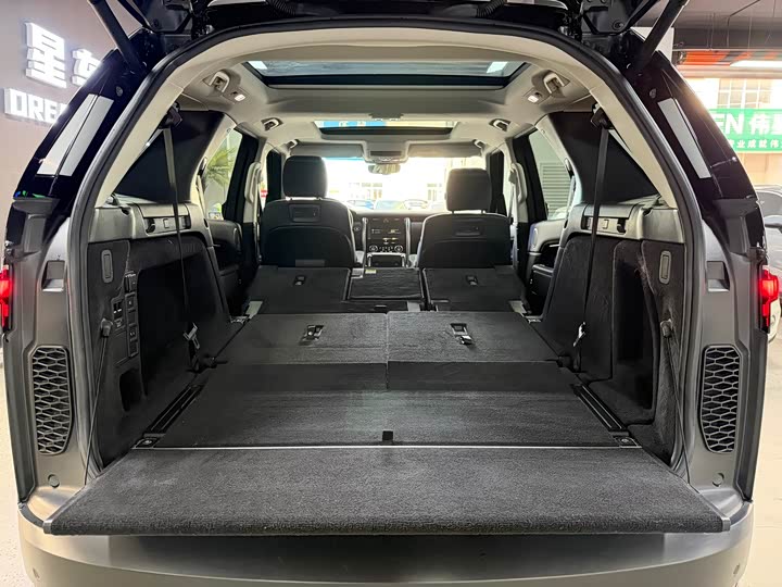 Фото 10 - Land Rover Discovery