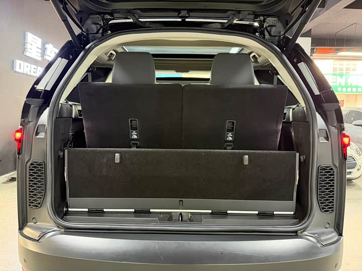 Фото 11 - Land Rover Discovery