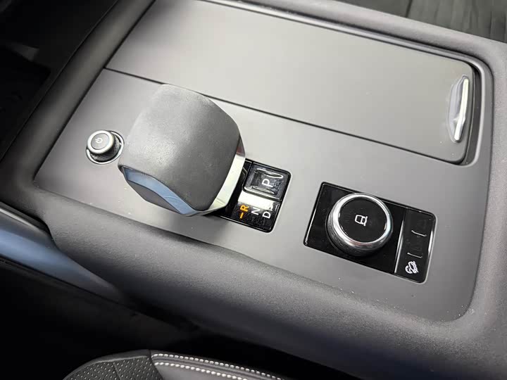 Фото 20 - Land Rover Discovery