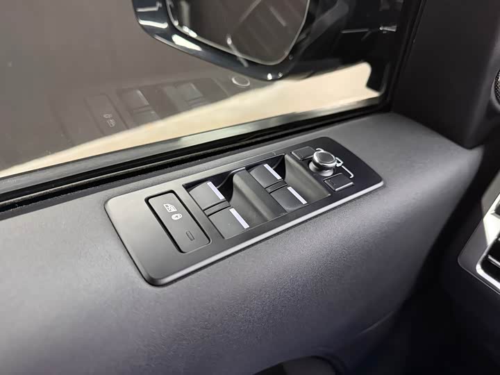 Фото 22 - Land Rover Discovery