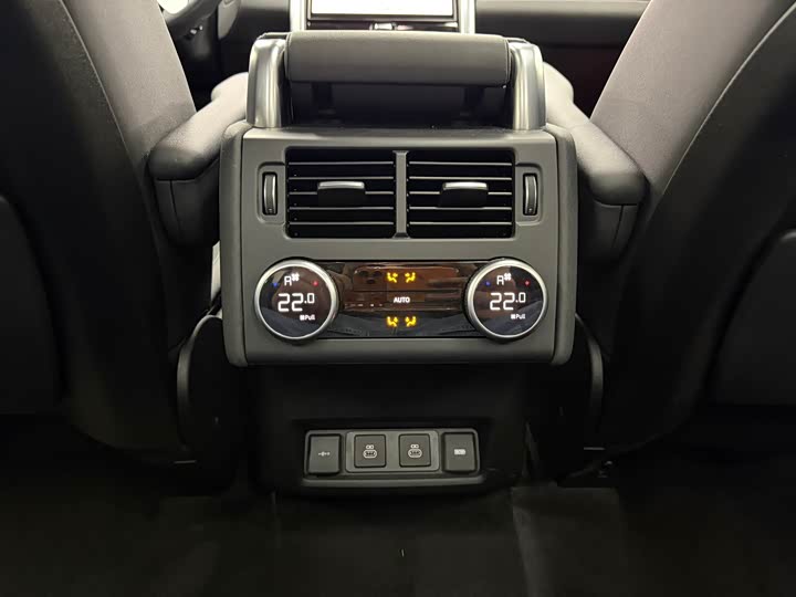 Фото 24 - Land Rover Discovery