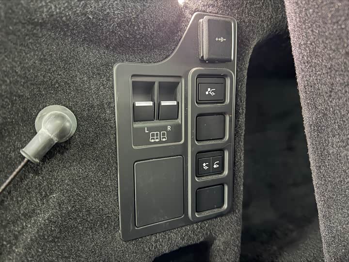 Фото 26 - Land Rover Discovery