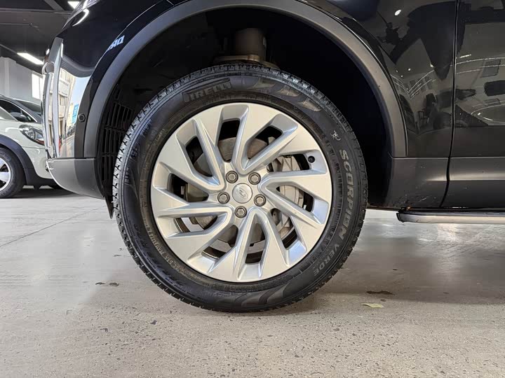 Фото 27 - Land Rover Discovery