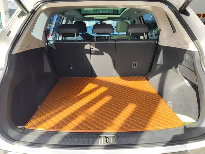 Фото 4 - Volkswagen Tiguan L Pro