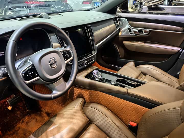 Фото 5 - Volvo S90