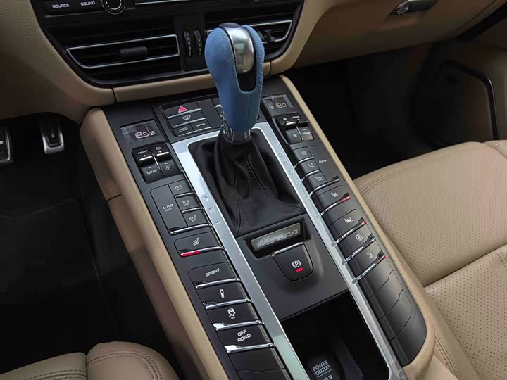 Фото 10 - Porsche Macan