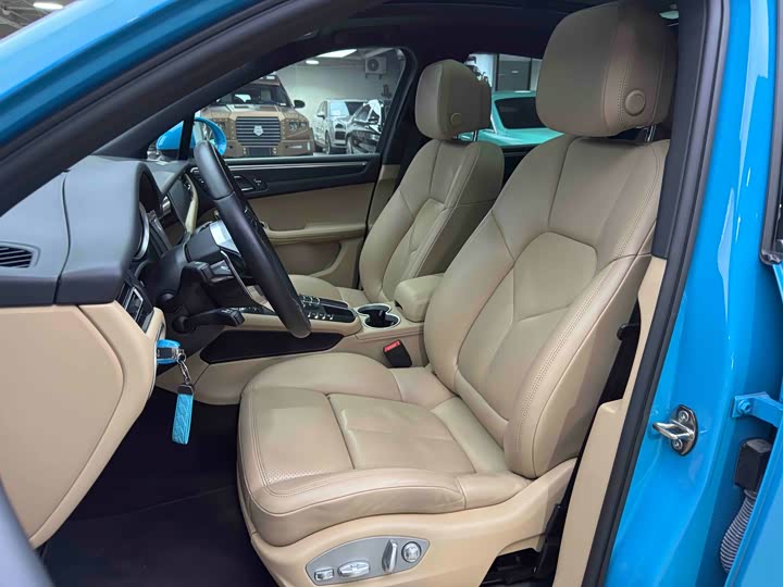 Фото 13 - Porsche Macan