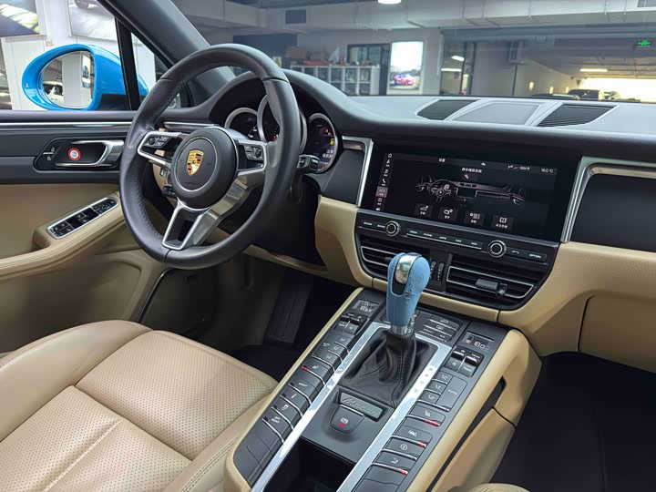 Фото 16 - Porsche Macan