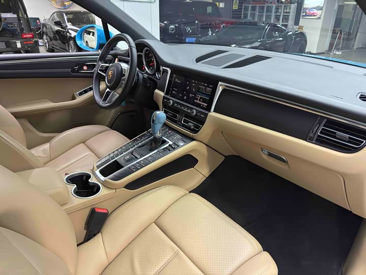 Фото 19 - Porsche Macan