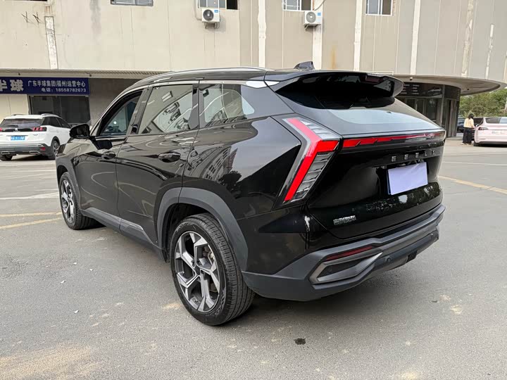 Фото 6 - Geely Atlas L