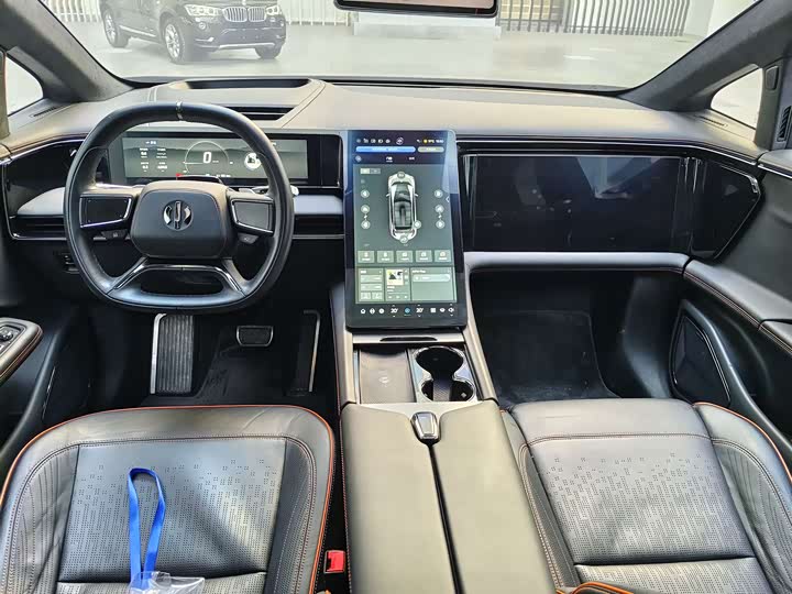 Фото 7 - HiPhi X