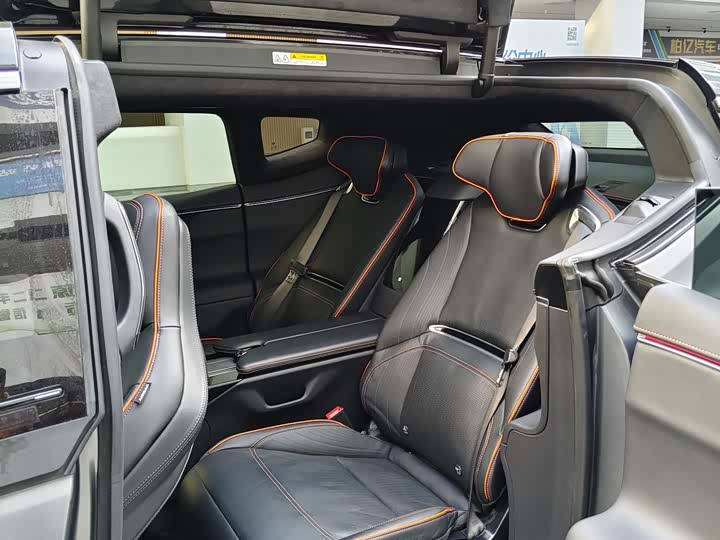 Фото 8 - HiPhi X