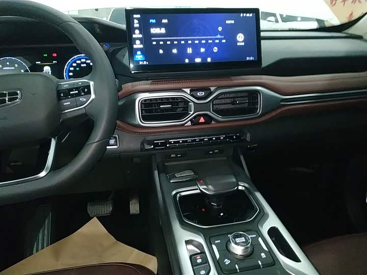 Фото 13 - Geely Okavango