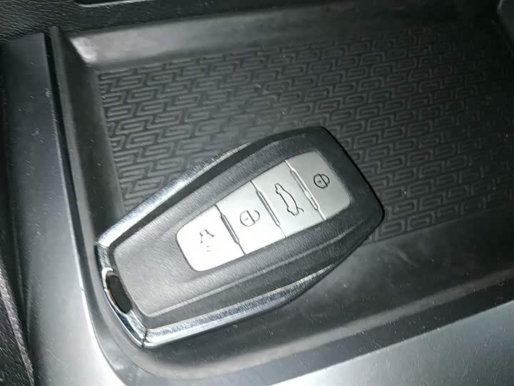 Фото 9 - Geely Okavango