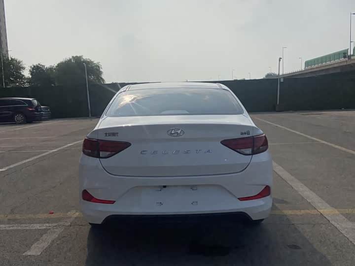 Фото 3 - Hyundai Celesta