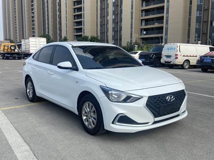 Фото 6 - Hyundai Celesta
