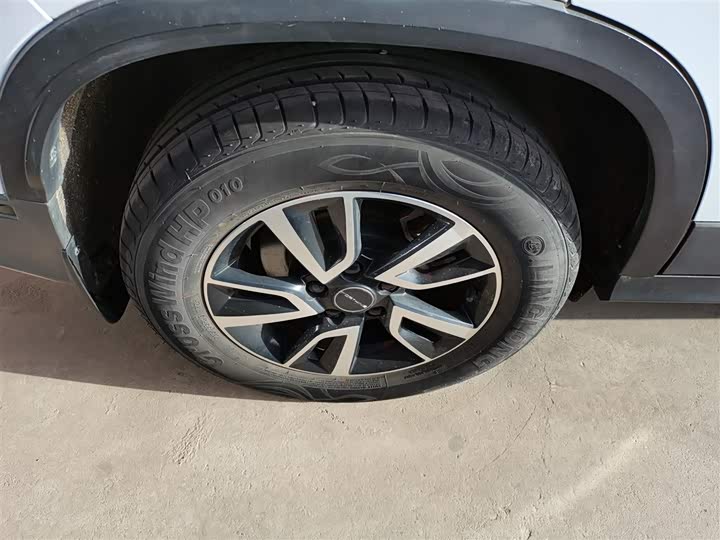 Фото 26 - Dongfeng Forthing T5