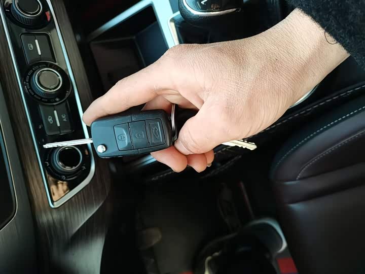 Фото 9 - Dongfeng Forthing T5