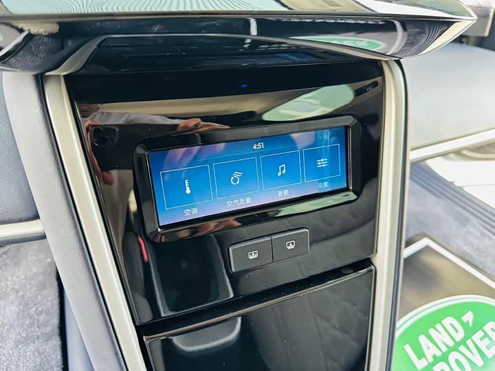 Фото 15 - Lincoln Navigator One