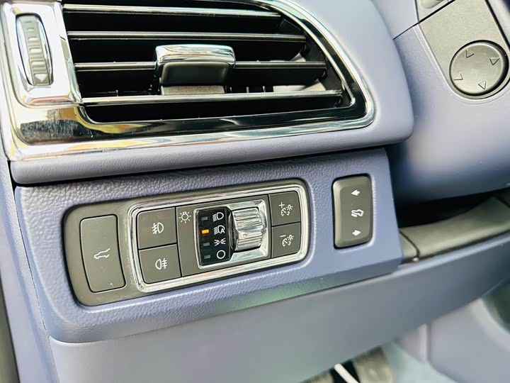 Фото 7 - Lincoln Navigator One
