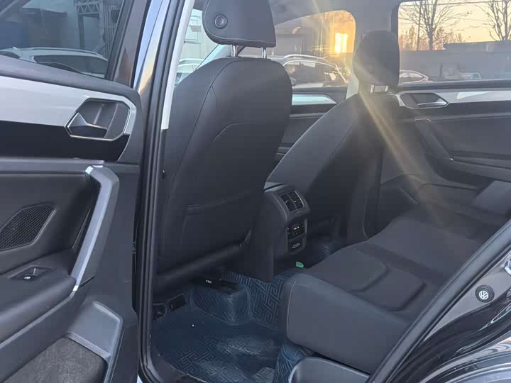 Фото 3 - Volkswagen Tayron