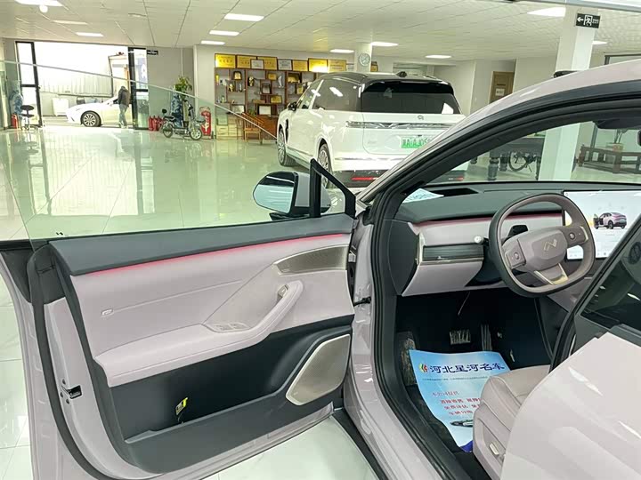 Фото 3 - Nio Onvo L60