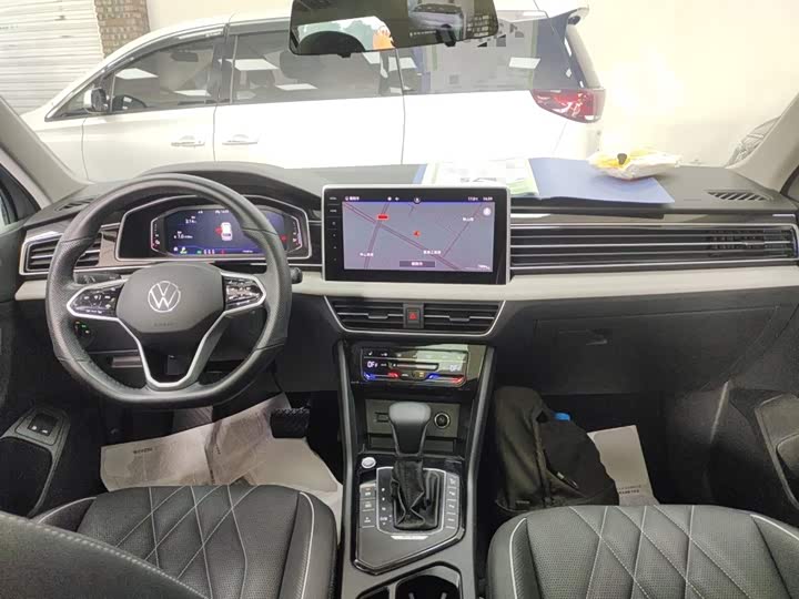 Фото 10 - Volkswagen Tiguan L Hybrid