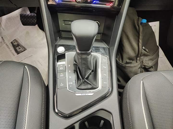 Фото 14 - Volkswagen Tiguan L Hybrid