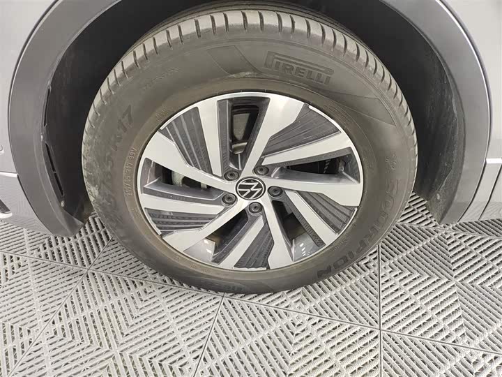 Фото 23 - Volkswagen Tiguan L Hybrid