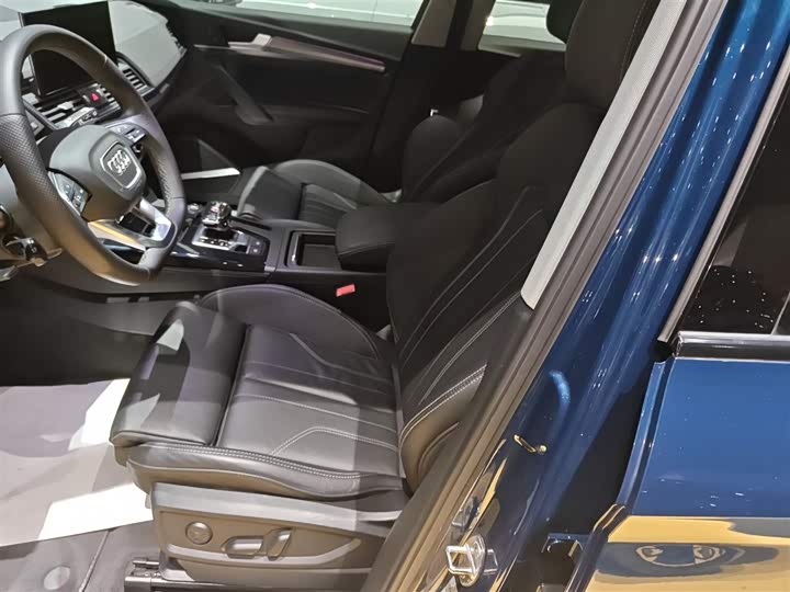 Фото 15 - Audi Q5L