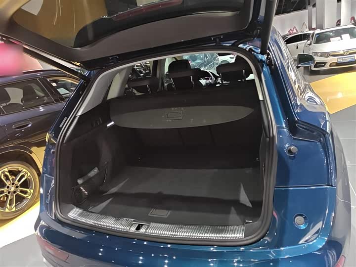 Фото 19 - Audi Q5L