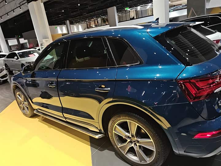 Фото 5 - Audi Q5L