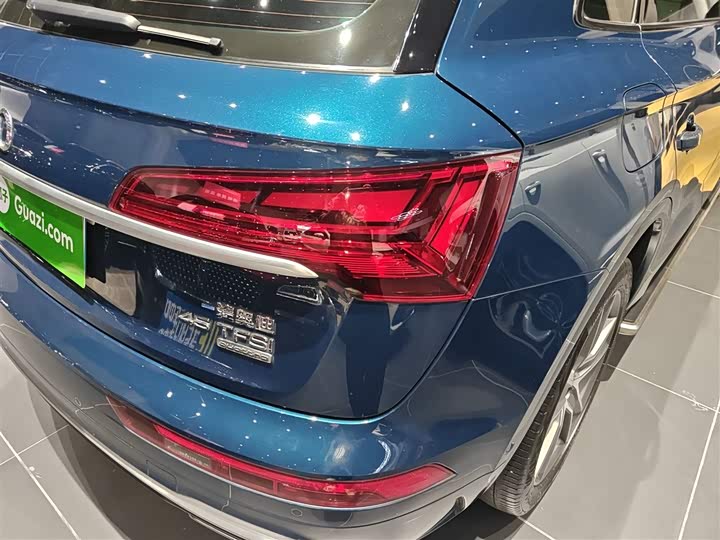 Фото 8 - Audi Q5L